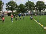 Laatste training S.K.N.W.K. JO7-1 van seizoen 2022-2023 (partijtje tegen de ouders) (41/130)